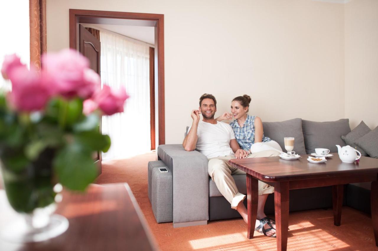 Orw Magnat Hotel Zieleniewo  Kültér fotó