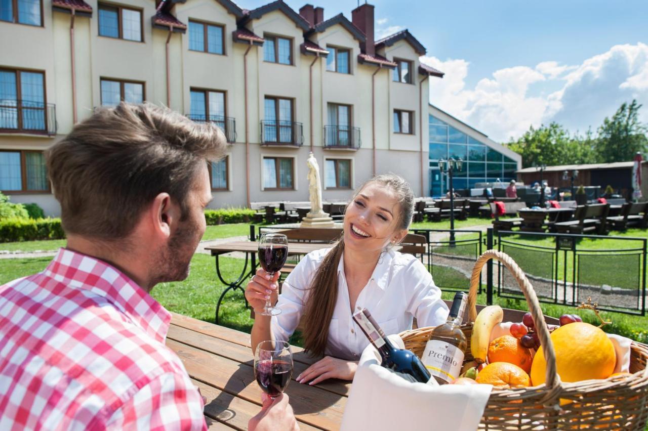Orw Magnat Hotel Zieleniewo  Kültér fotó